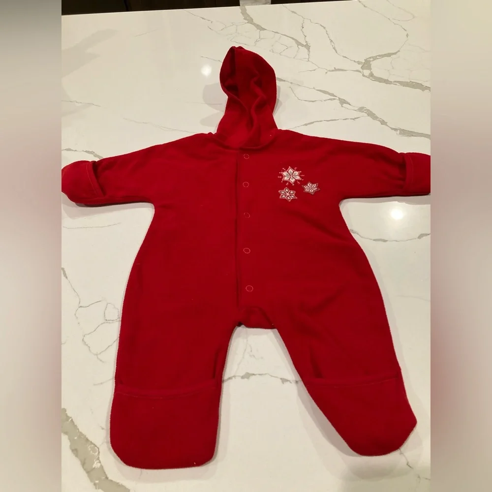 Vintage baby gap red snowflake holiday Christmas fleece pajama sleeper snowsuit
